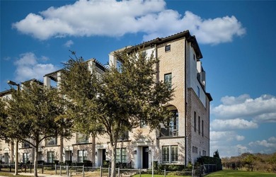 Lake Carolyn Townhome/Townhouse For Sale in Irving Texas