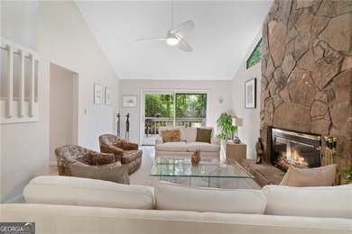 Private nature retreat home with a finished terrace level - photo 4