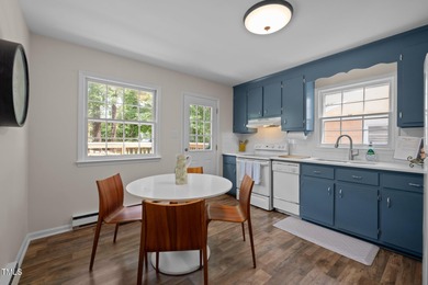 1208 W Murray Ave is a Duke-area darling that's been quietly