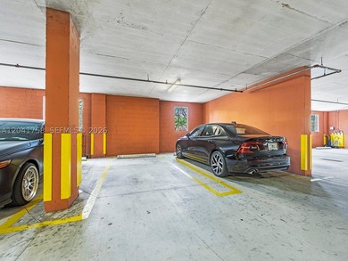 2B/2B /2Parking. Corner unit, pristine and bright, tile floors - photo 8