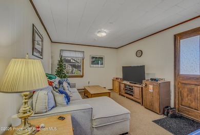 Hemlock Farms charmer nestled in the woods but accessible to - photo 18