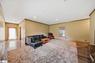 Unique ranch-style family home with 4 bedrooms, 2 full bathrooms - photo 23