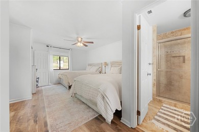 Welcome to Sunset Cove, a stunning 3 bedroom, 3 bath lakefront - photo 23