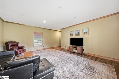 Unique ranch-style family home with 4 bedrooms, 2 full bathrooms - photo 24