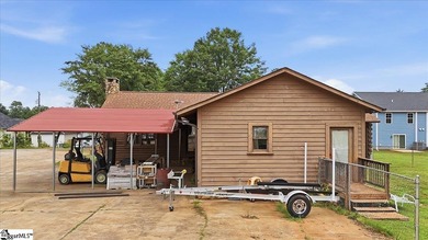 Unique ranch-style family home with 4 bedrooms, 2 full bathrooms - photo 27