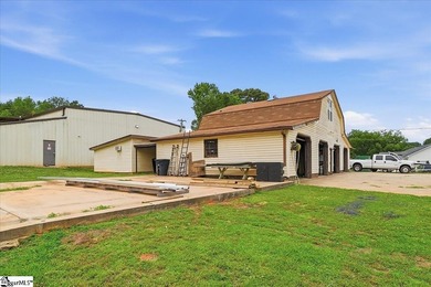 Unique ranch-style family home with 4 bedrooms, 2 full bathrooms - photo 28