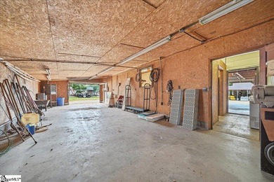 Unique ranch-style family home with 4 bedrooms, 2 full bathrooms - photo 33