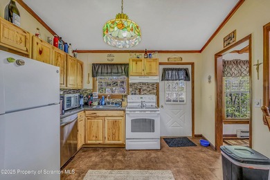 Hemlock Farms charmer nestled in the woods but accessible to - photo 36