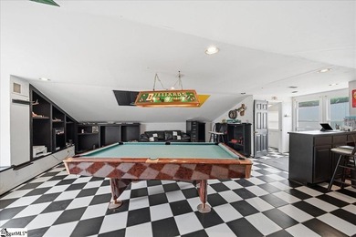 Unique ranch-style family home with 4 bedrooms, 2 full bathrooms - photo 37