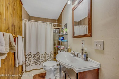 Hemlock Farms charmer nestled in the woods but accessible to - photo 39