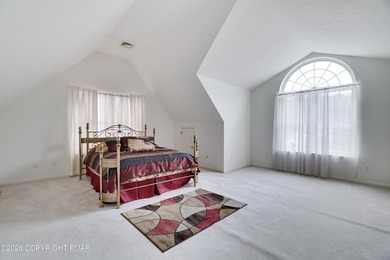 Spacious 4 Bedroom Center Hall Colonial in the Heart of the - photo 4
