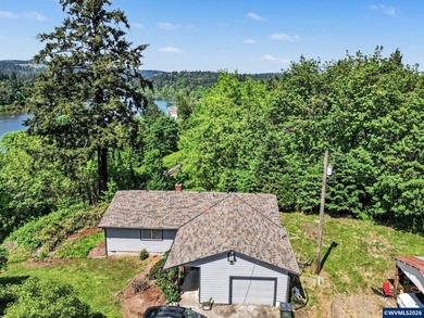 Perched above the Willamette River in Canby, this rare 7.46-acre - photo 3