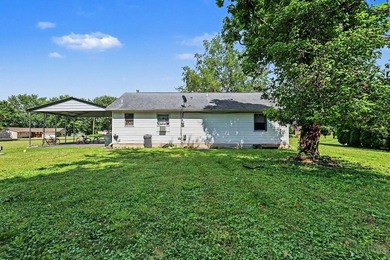 Welcome home to this cozy home in Lake Lorelei! Come enjoy all - photo 13
