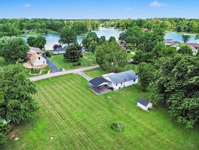 Welcome home to this cozy home in Lake Lorelei! Come enjoy all - photo 16