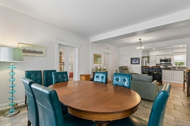 GRACIOUS, CHARMING & ALL DONE! Wonderful Huntington Village - photo 18