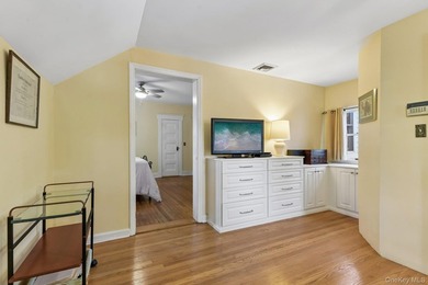 GRACIOUS, CHARMING & ALL DONE! Wonderful Huntington Village - photo 26
