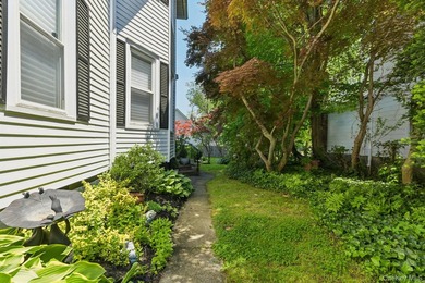 GRACIOUS, CHARMING & ALL DONE! Wonderful Huntington Village - photo 42