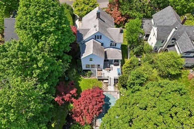 GRACIOUS, CHARMING & ALL DONE! Wonderful Huntington Village - photo 47