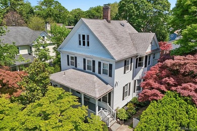 GRACIOUS, CHARMING & ALL DONE! Wonderful Huntington Village - photo 49