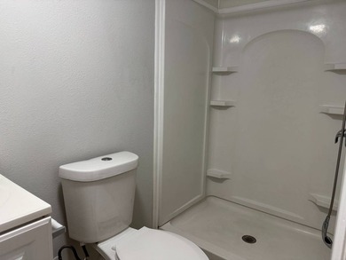 FAMILY PARK/ 3 BED/2BATHS/REMODELED!!LOT FEE $900 MONTHLY !! - photo 10