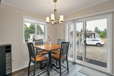 Backing onto greenspace, this bright, 2 bedroom, 2 bathroom - photo 8