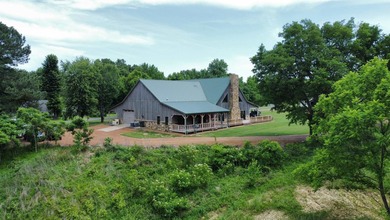YOUTUBE Escape to your private hunting paradise, located in - photo 10