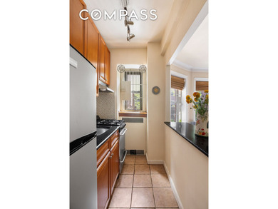 Classic prewar charm and generous proportions come together in - photo 4