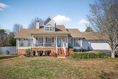 (private lake, pond, creek) Home For Sale in Cookeville Tennessee