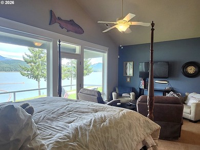 Rare opportunity! Stunning lakefront townhome in a secure gated - photo 9