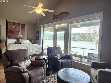 Rare opportunity! Stunning lakefront townhome in a secure gated - photo 10