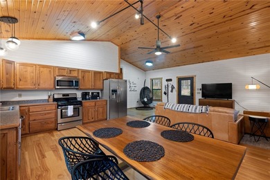 Welcome to your own private oasis nestled in the Ozark Mountains - photo 10