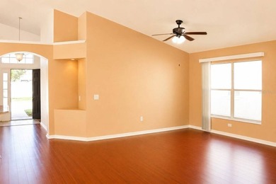 Welcome to this beautifully maintained 4-bedroom, 2-bathroom - photo 4