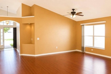 Welcome to this beautifully maintained 4-bedroom, 2-bathroom - photo 5