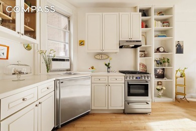 Bright & Whimsical Meets Quiet & Creative A One-of-a-Kind East - photo 3