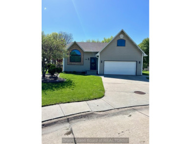 Lake Home For Sale in Grand Island, Nebraska