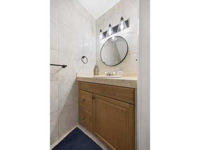 Beautifully updated townhome in the gated community of Discover - photo 11