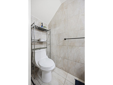 Beautifully updated townhome in the gated community of Discover - photo 12