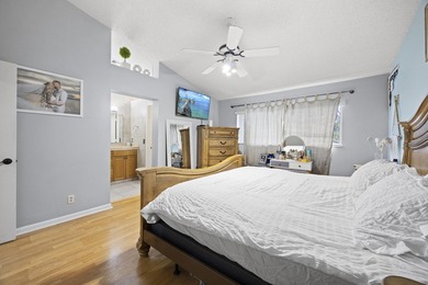 Beautifully updated townhome in the gated community of Discover - photo 14
