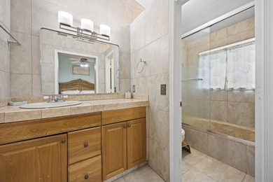 Beautifully updated townhome in the gated community of Discover - photo 17