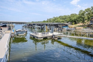 Immaculate and beautifully updated 2-bedroom, 2-bath furnished - photo 21