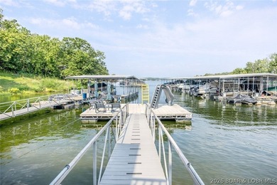 Immaculate and beautifully updated 2-bedroom, 2-bath furnished - photo 22