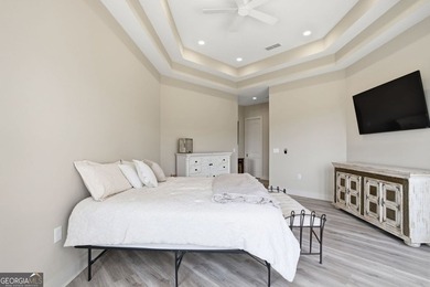 Discover your dream home with breathtaking panoramic long-range - photo 32