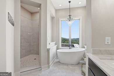 Discover your dream home with breathtaking panoramic long-range - photo 35