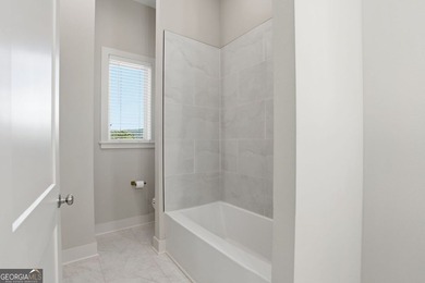 Discover your dream home with breathtaking panoramic long-range - photo 39