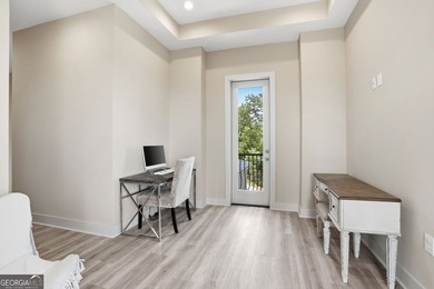 Discover your dream home with breathtaking panoramic long-range - photo 40
