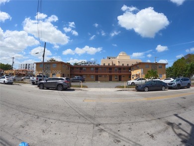 This 14-unit made up of 13 2/1's and one 1bedroom apartment - photo 1