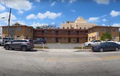 This 14-unit made up of 13 2/1's and one 1bedroom apartment - photo 2