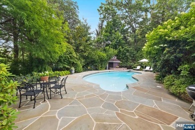 Experience unparalleled grandeur at 200 Lincoln Street a - photo 5