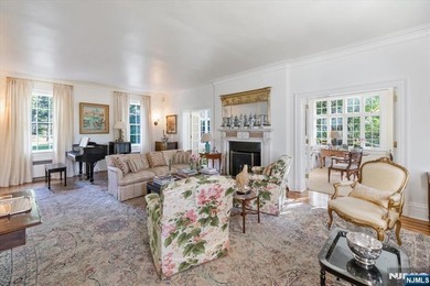 Experience unparalleled grandeur at 200 Lincoln Street a - photo 10
