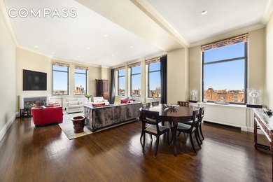 This duplex penthouse residence feels like a townhouse in the - photo 2